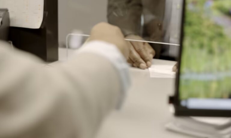 Which of the Following Items Describe Features of a Checking Account