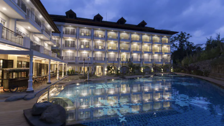 Hotel Near Borobudur Temple