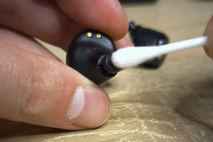 How to Fix One Earbud Louder Than the Other