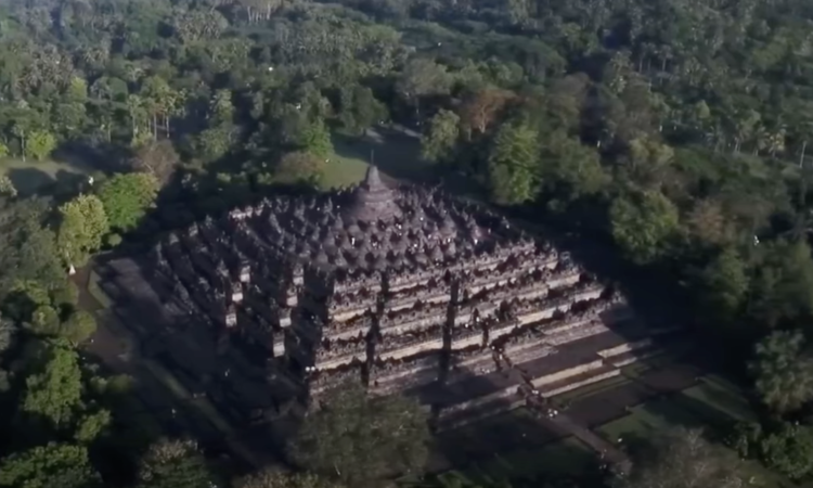 where is borobudur temple