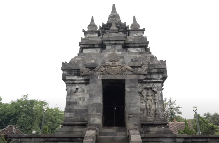 where is borobudur temple