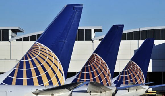 United Airlines Partners with SpaceX for Free Wifi Using Starlink