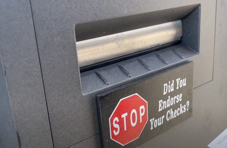 Can I Deposit a Personal Check at a Bank ATM Without an Account
