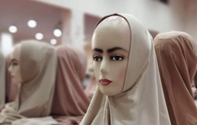 Tips Membuat Hijab Awet