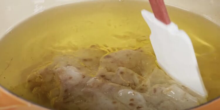 How to Clean Cooking Oil