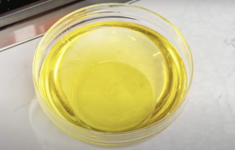 How to Clean Cooking Oil