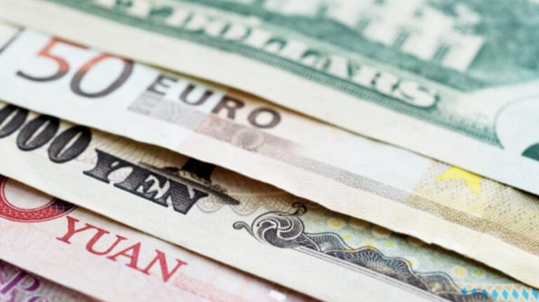 How Exchange Rates Shape the Economy: Your Dollar's Global Journey