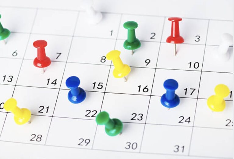 Discover how to make extra income while working full-time with these 25 realistic side hustles. From passive income to high-earning gigs, find what fits your schedule