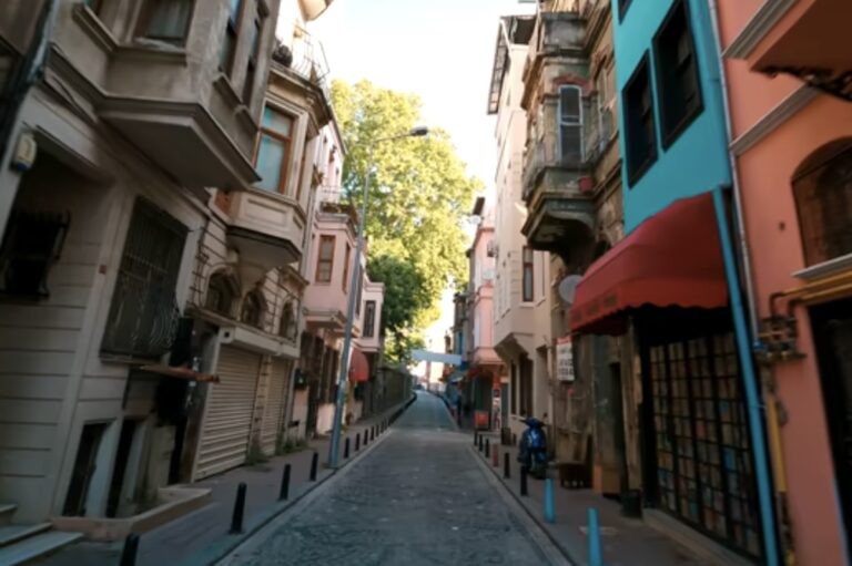 Where to Stay in Istanbul: The Ultimate Neighborhood Guide for Travelers