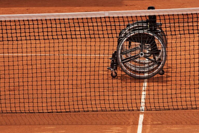 Paralimpiade tenis kursi roda