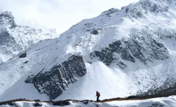 how long does it take to climb Mount Everest