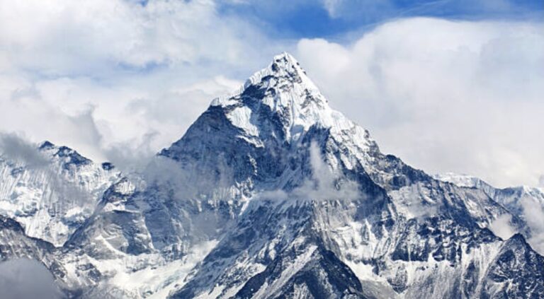 how long does it take to climb Mount Everest