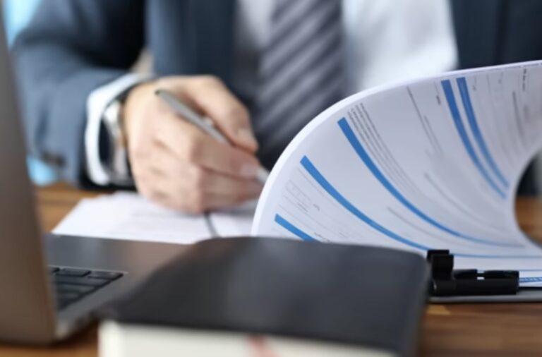 what is the best reason why someone would want to claim the earned income tax credit on their taxes