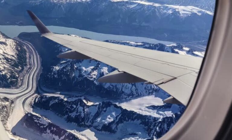 Alaska Airlines Flights Grounded by IT Outage