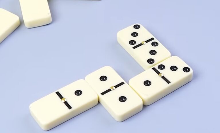 How to Play Dominoes