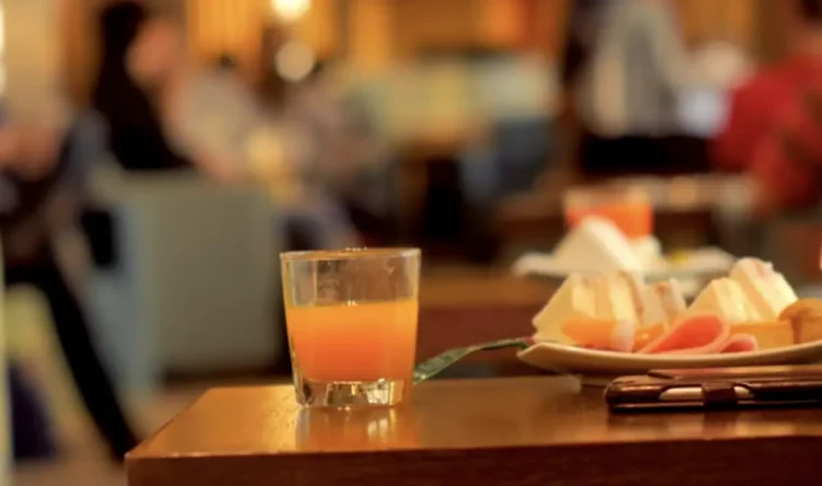 where to eat at Schiphol airport