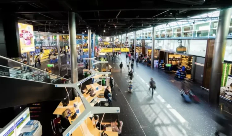 where to eat at Schiphol airport