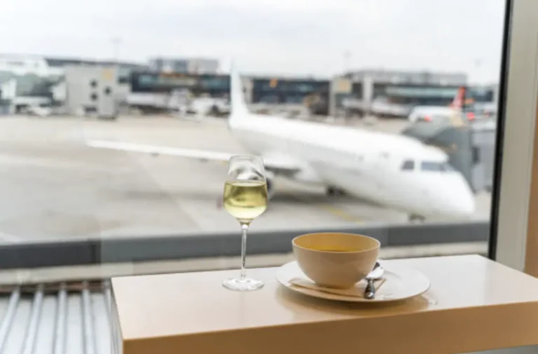 where to eat at Schiphol airport