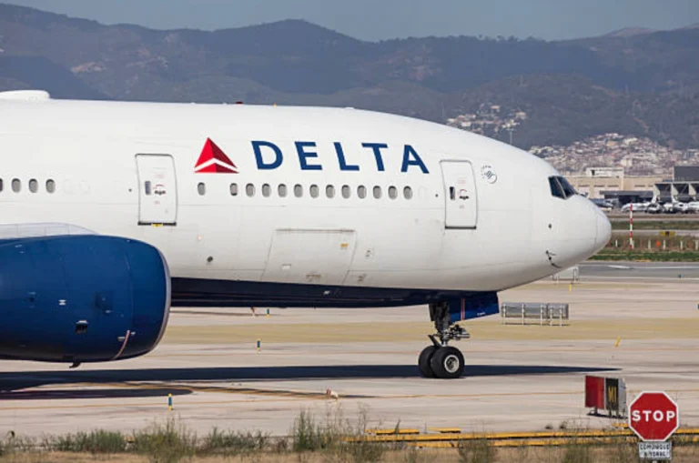 Delta LAX Manila flight